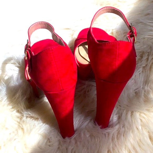 Red heels - Picture 4 of 4